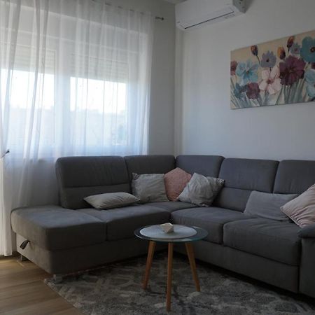 Apartman Luka プーラ エクステリア 写真