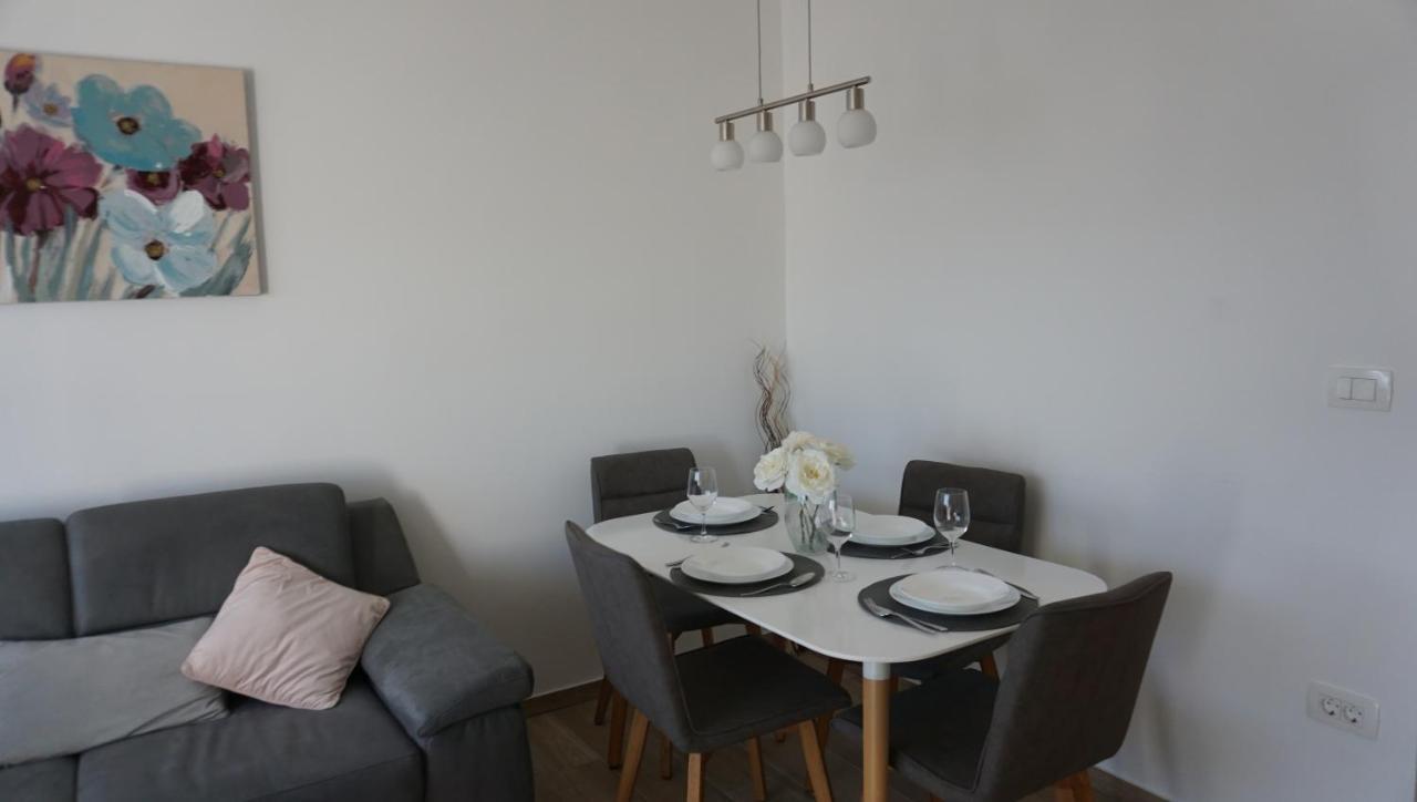 Apartman Luka プーラ エクステリア 写真