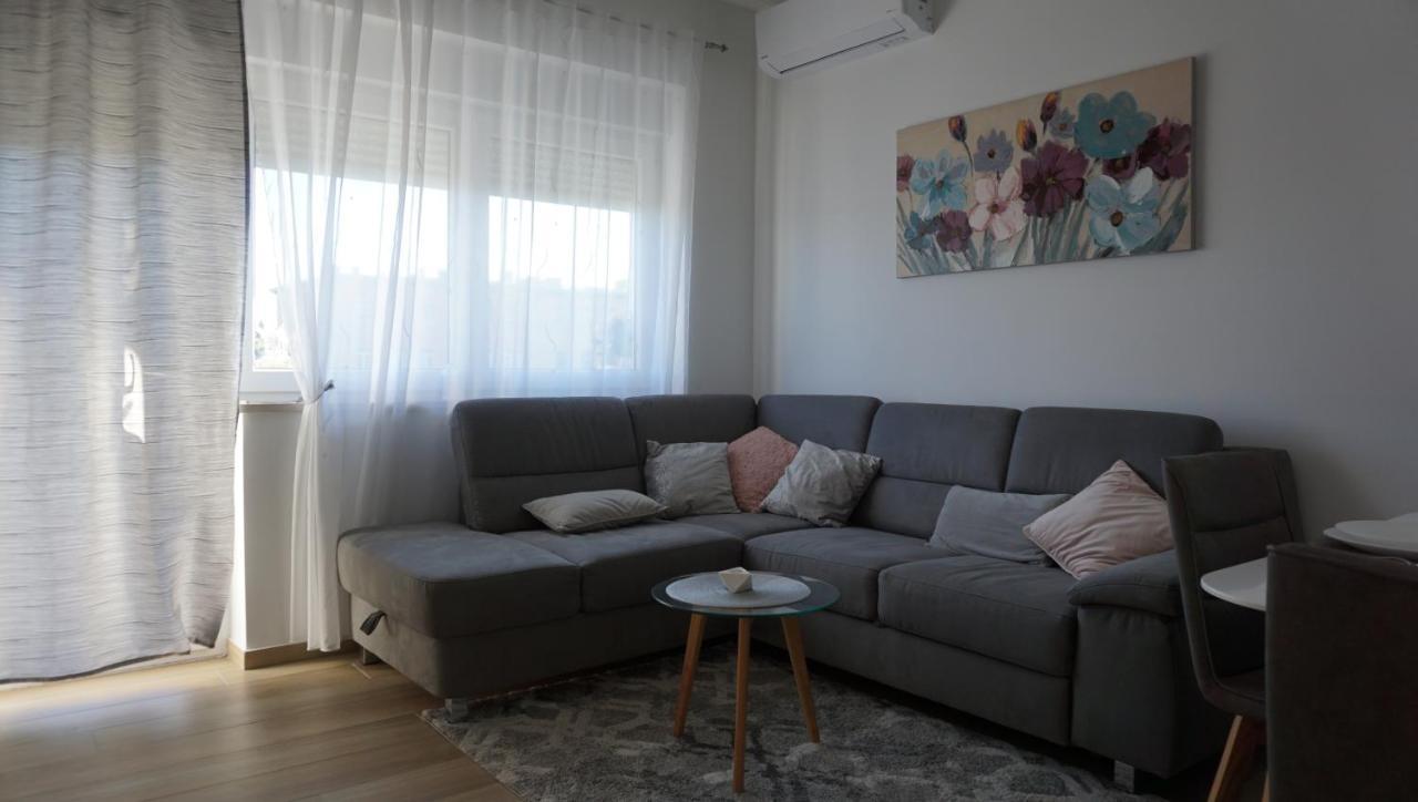 Apartman Luka プーラ エクステリア 写真