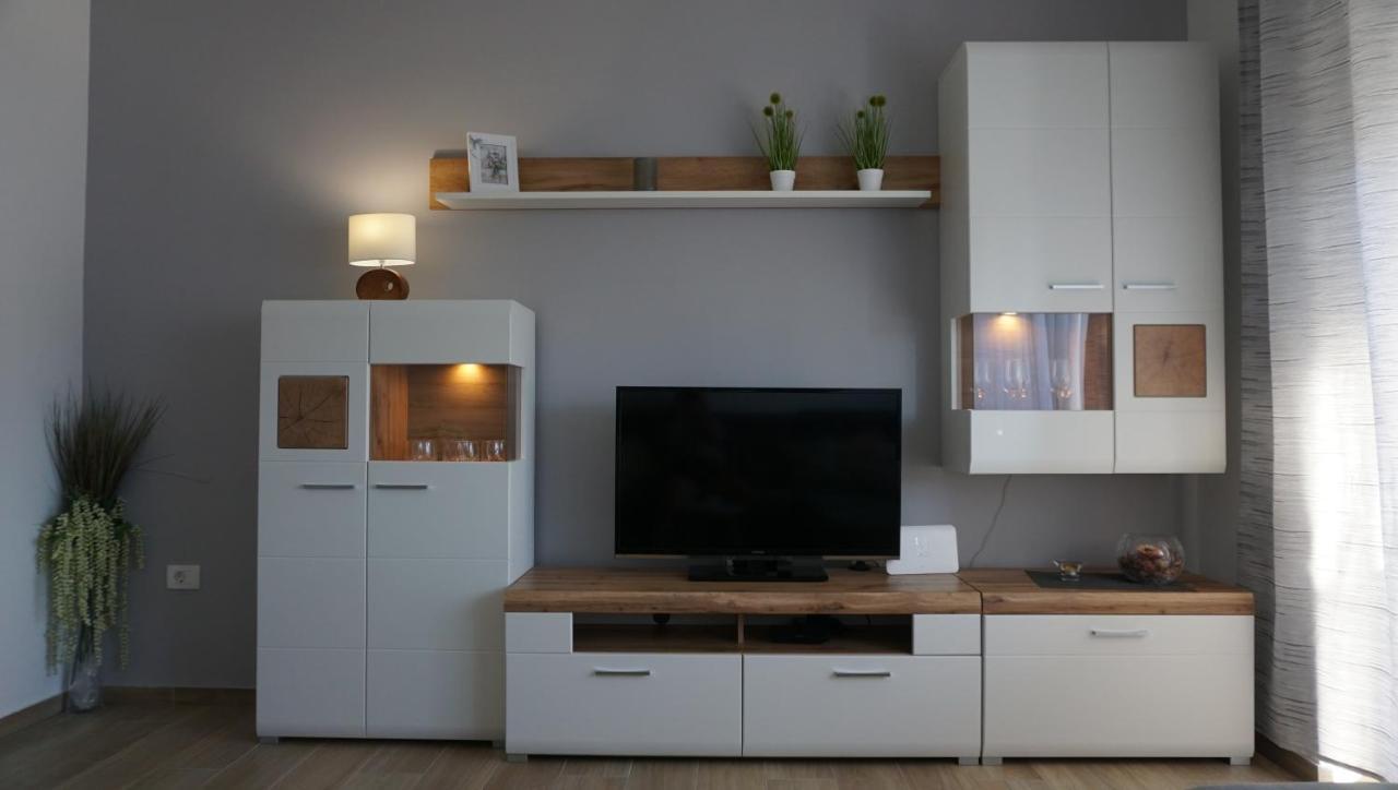 Apartman Luka プーラ エクステリア 写真