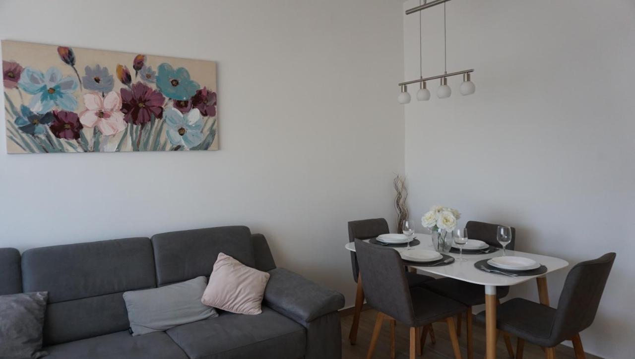 Apartman Luka プーラ エクステリア 写真