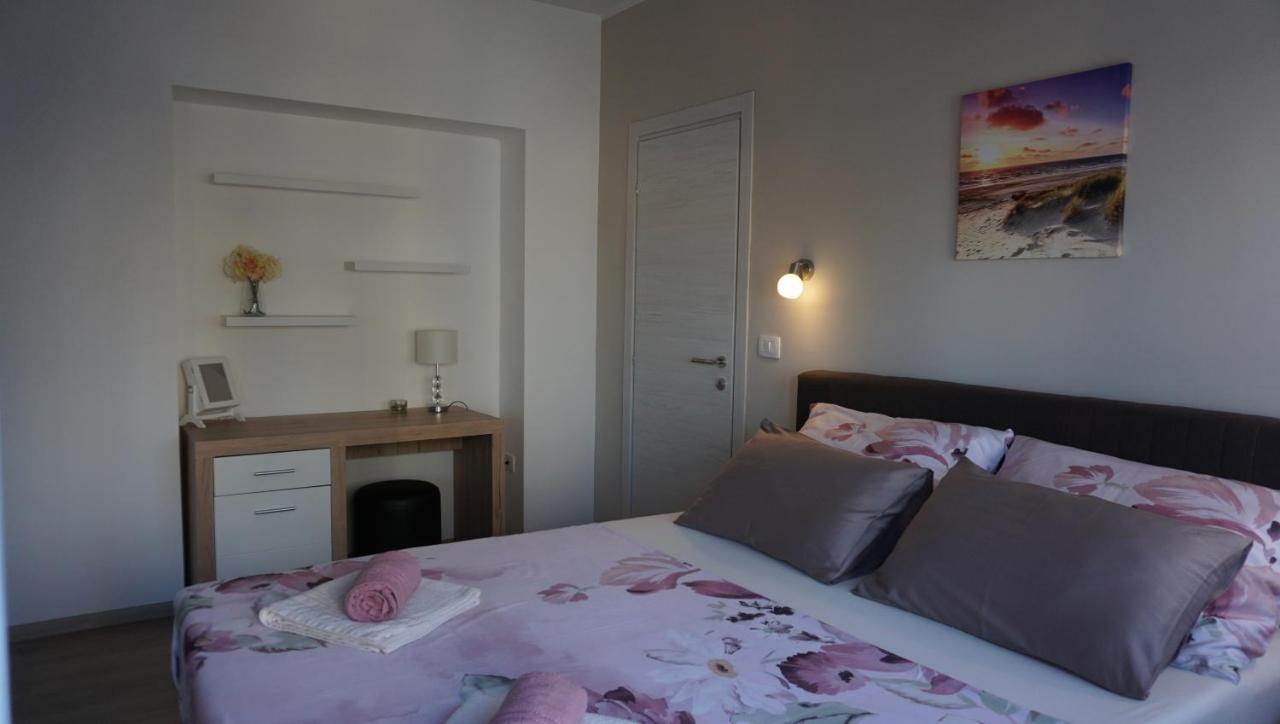 Apartman Luka プーラ エクステリア 写真