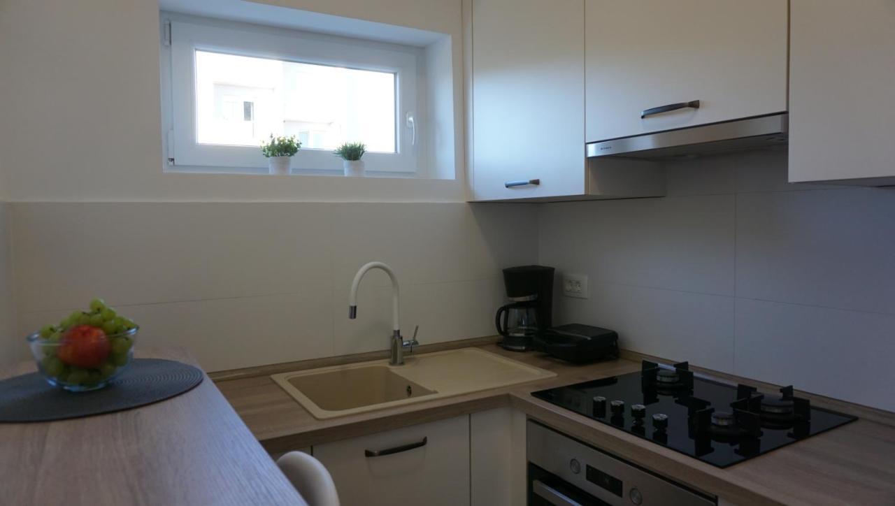 Apartman Luka プーラ エクステリア 写真