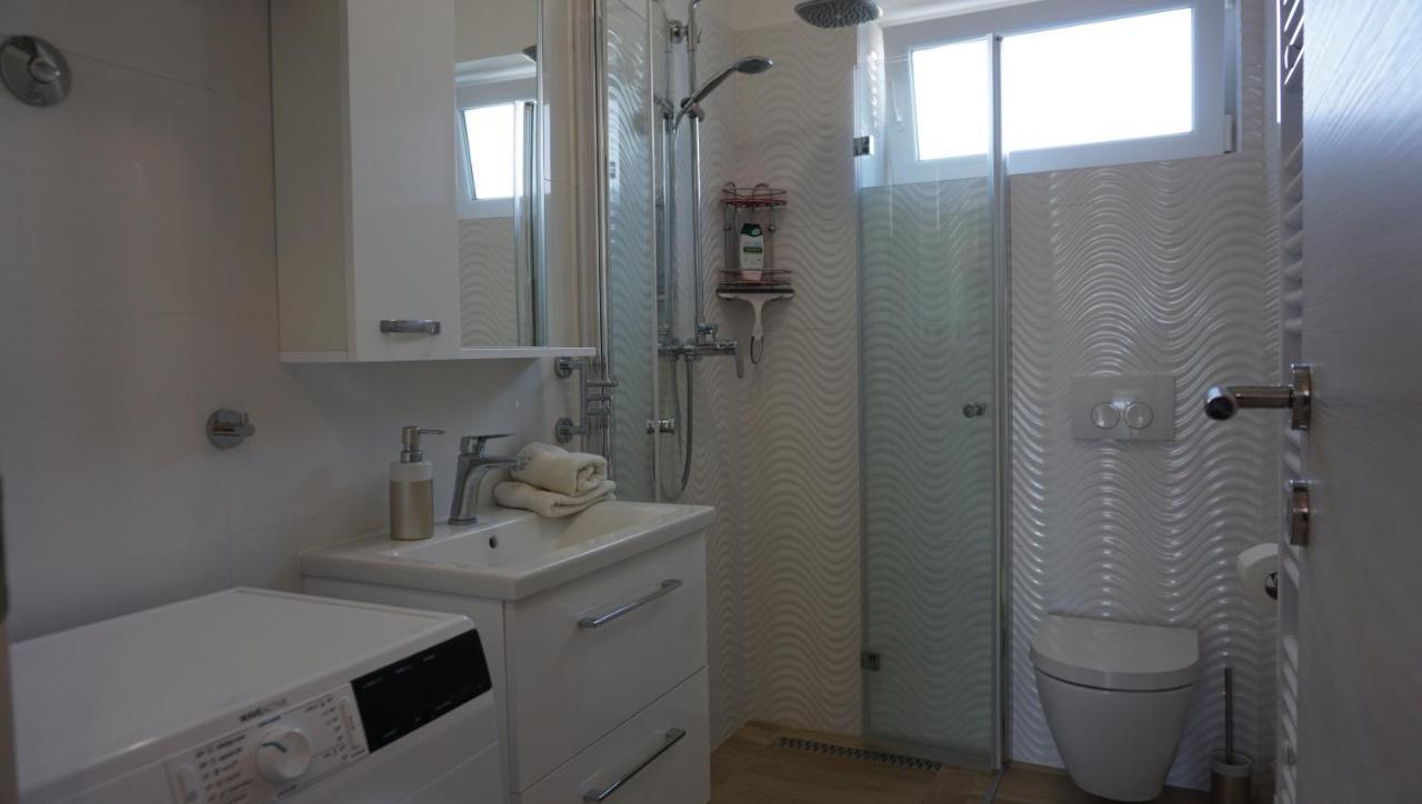 Apartman Luka プーラ エクステリア 写真