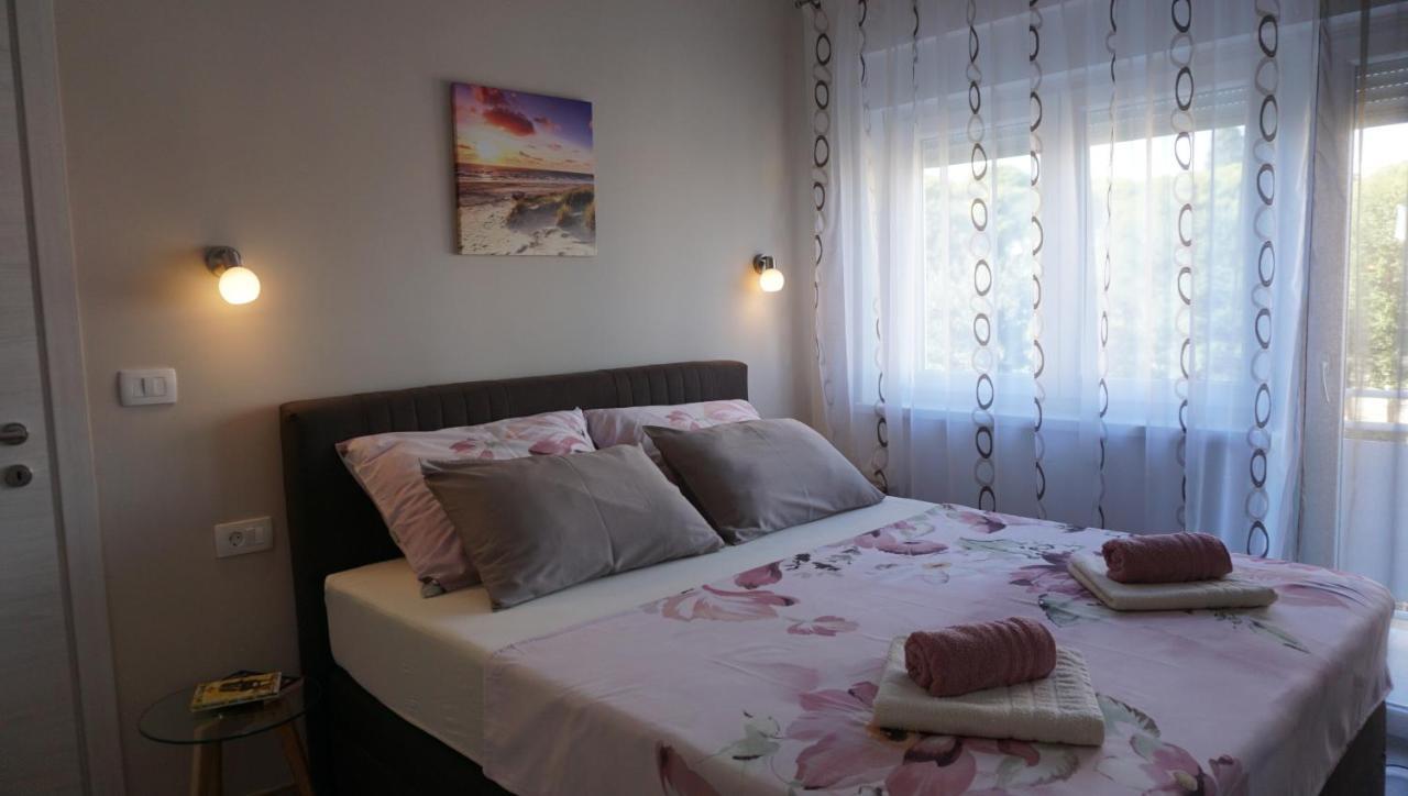 Apartman Luka プーラ エクステリア 写真