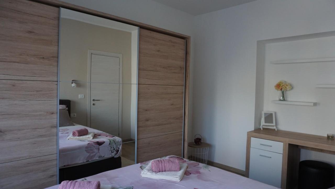 Apartman Luka プーラ エクステリア 写真