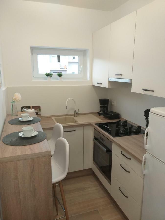 Apartman Luka プーラ エクステリア 写真