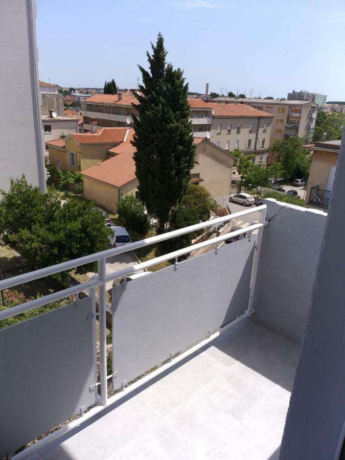 Apartman Luka プーラ エクステリア 写真