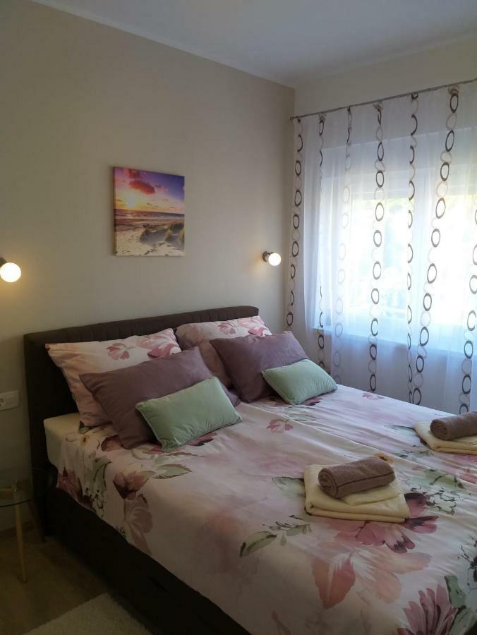 Apartman Luka プーラ エクステリア 写真
